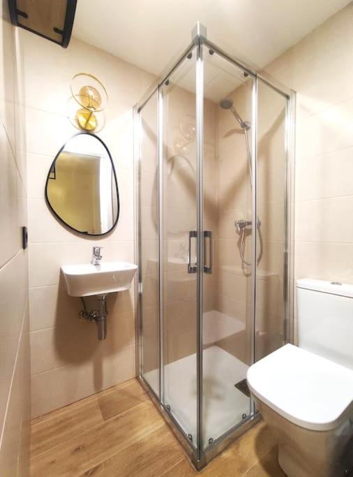 Oasis Suites Fernando IV Sevilla Bagian luar foto
